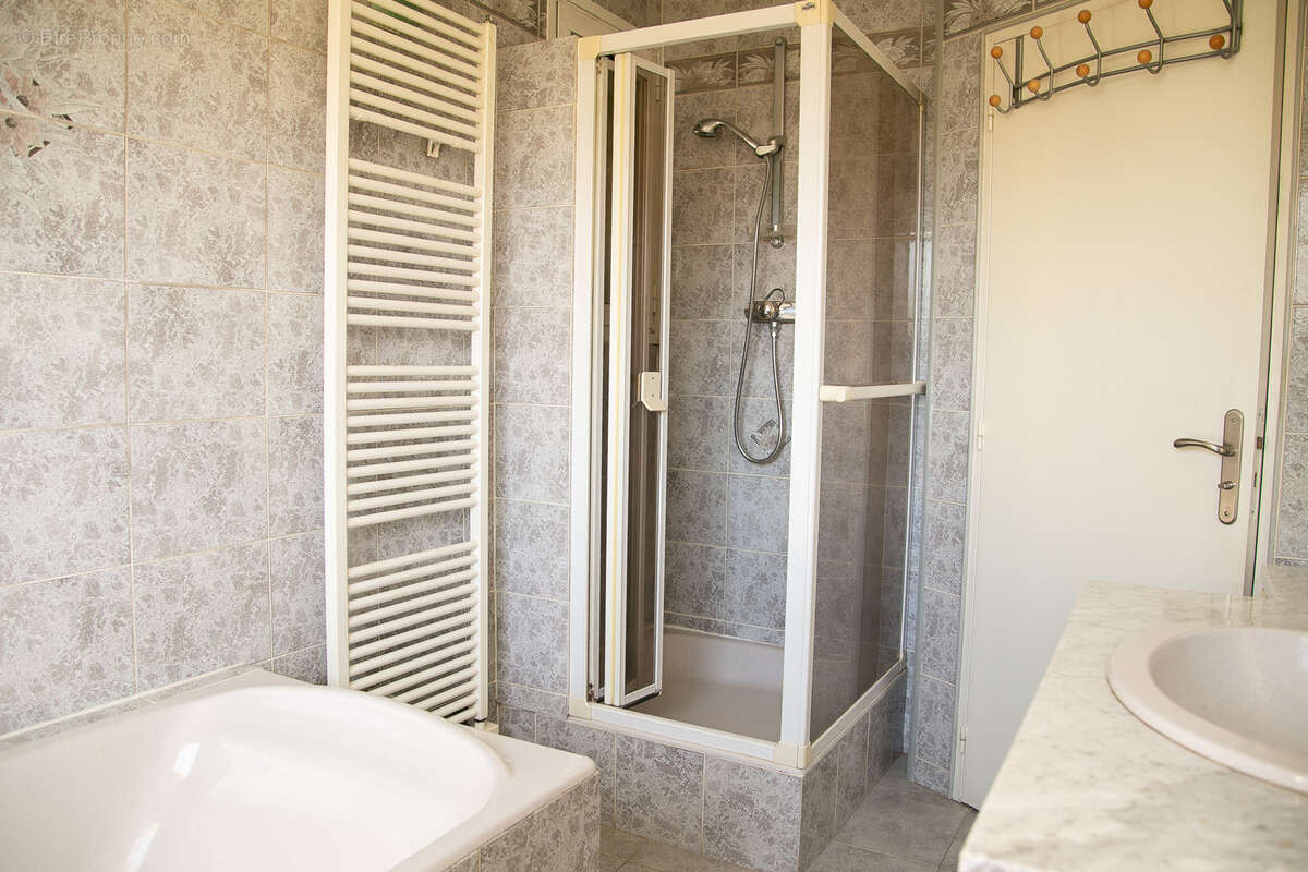 Maison à PETIT-COURONNE