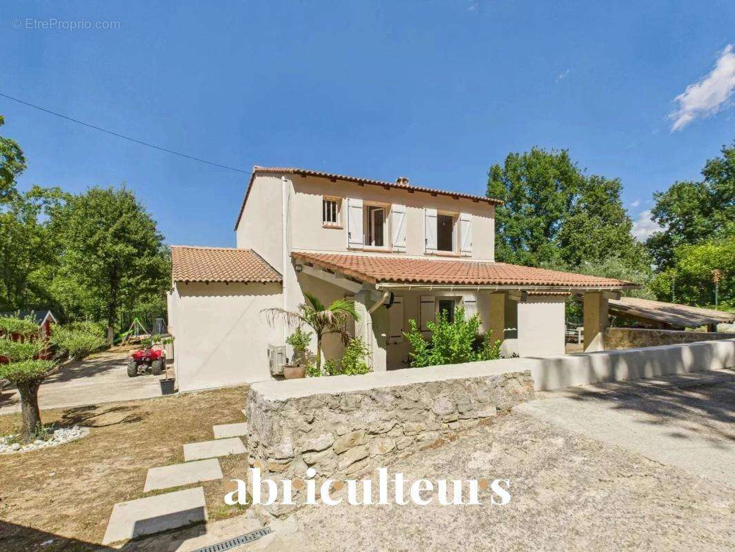 Maison à CALLIAN