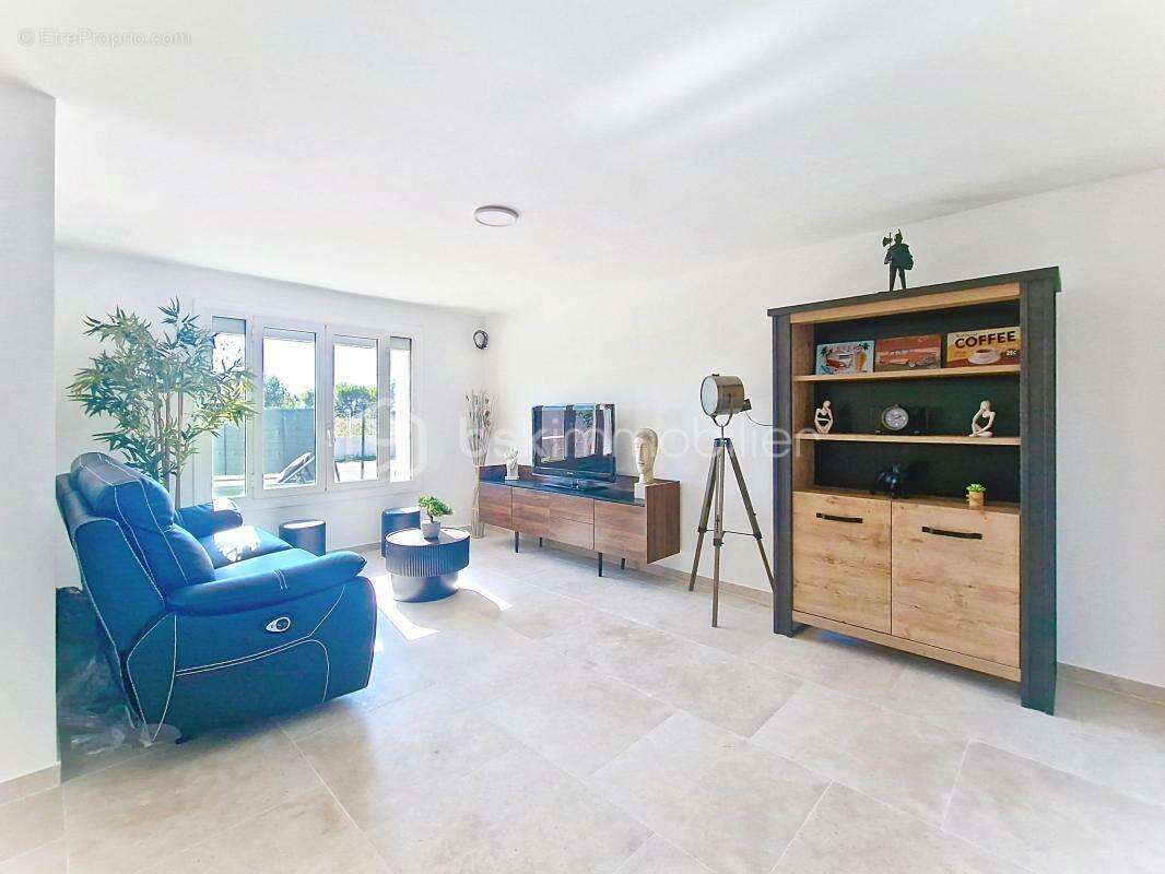 Appartement à LA FARE-LES-OLIVIERS