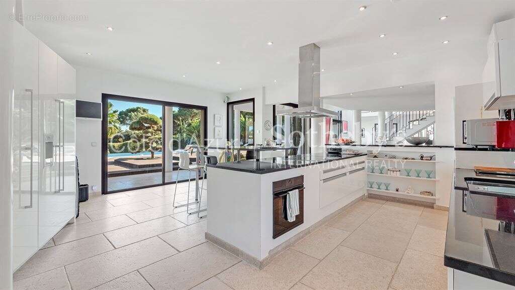Grimaud Maison contemporaine avec piscine et vue mer - Domaine de Beauvallon - photo 10