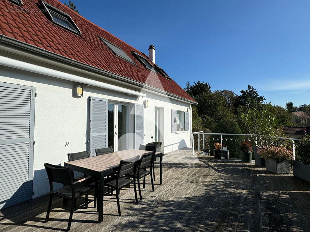 Maison à LA FRETTE-SUR-SEINE