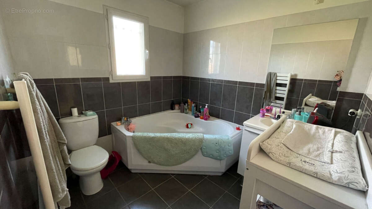 Maison à SAINT-BAUZILLE-DE-PUTOIS