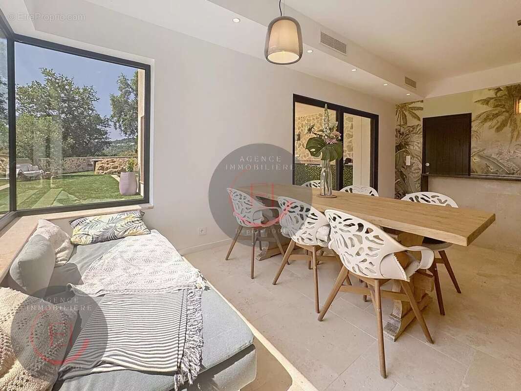 Maison à LES ADRETS-DE-L&#039;ESTEREL