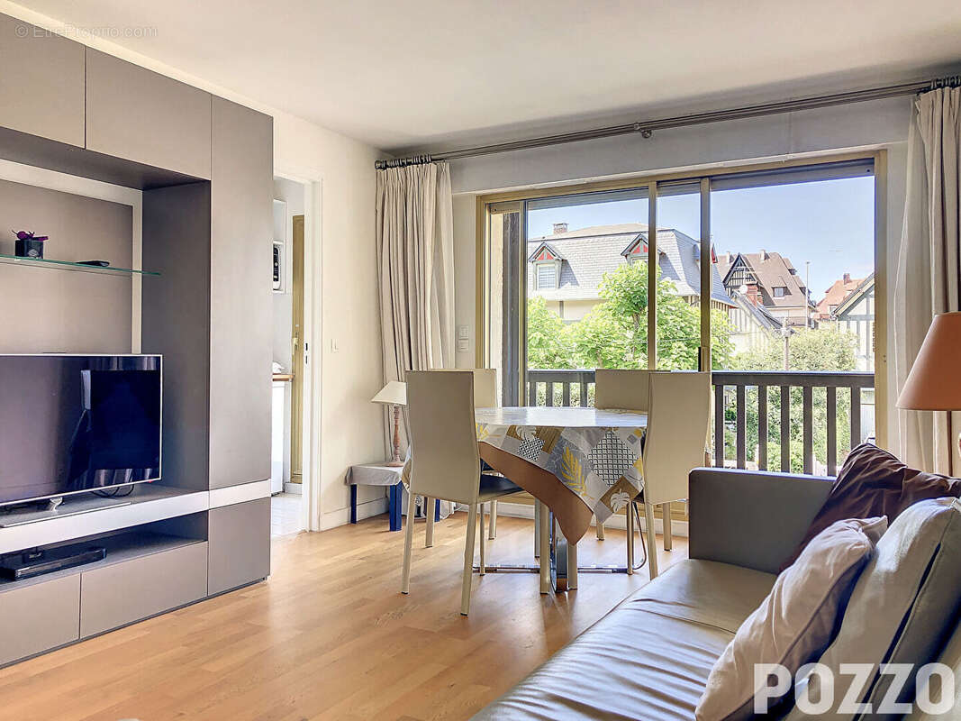 Appartement Deauville 2 pièce(s) 40 m2 avec terrasse, parking et cave - photo 2