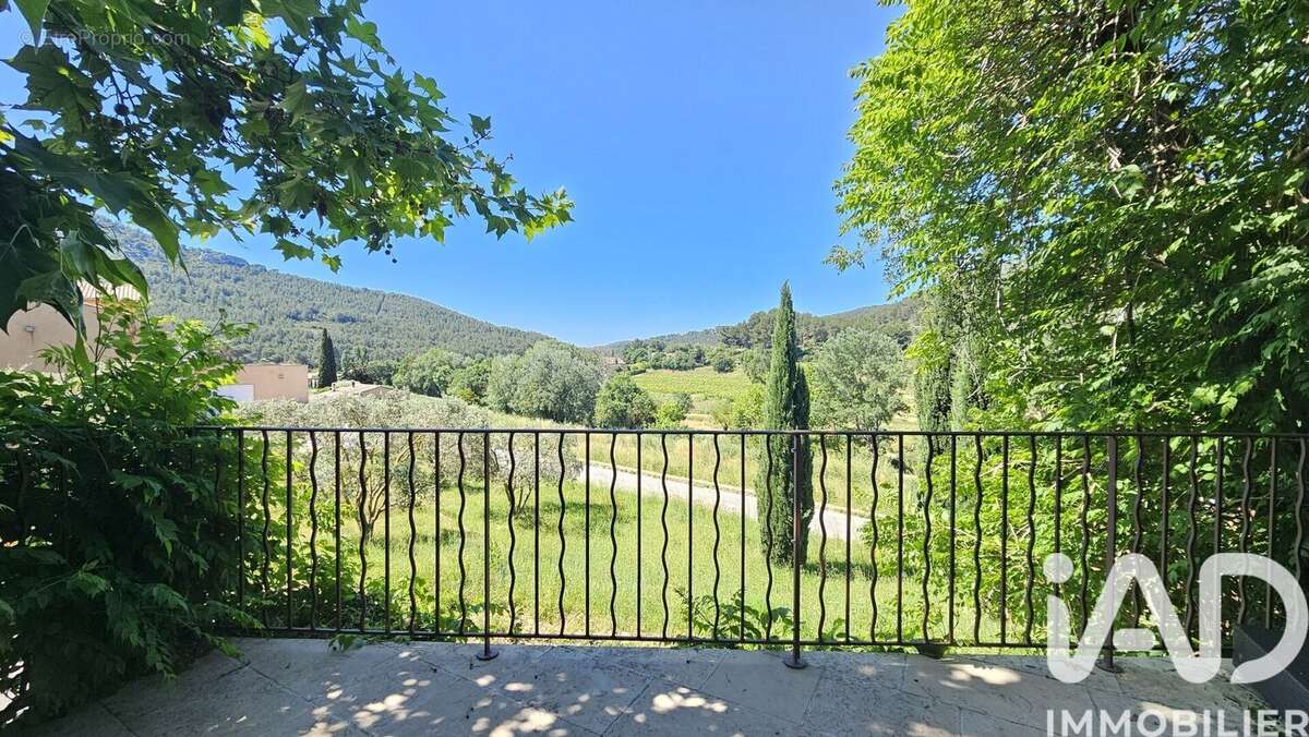 Photo 3 - Maison à LE CASTELLET