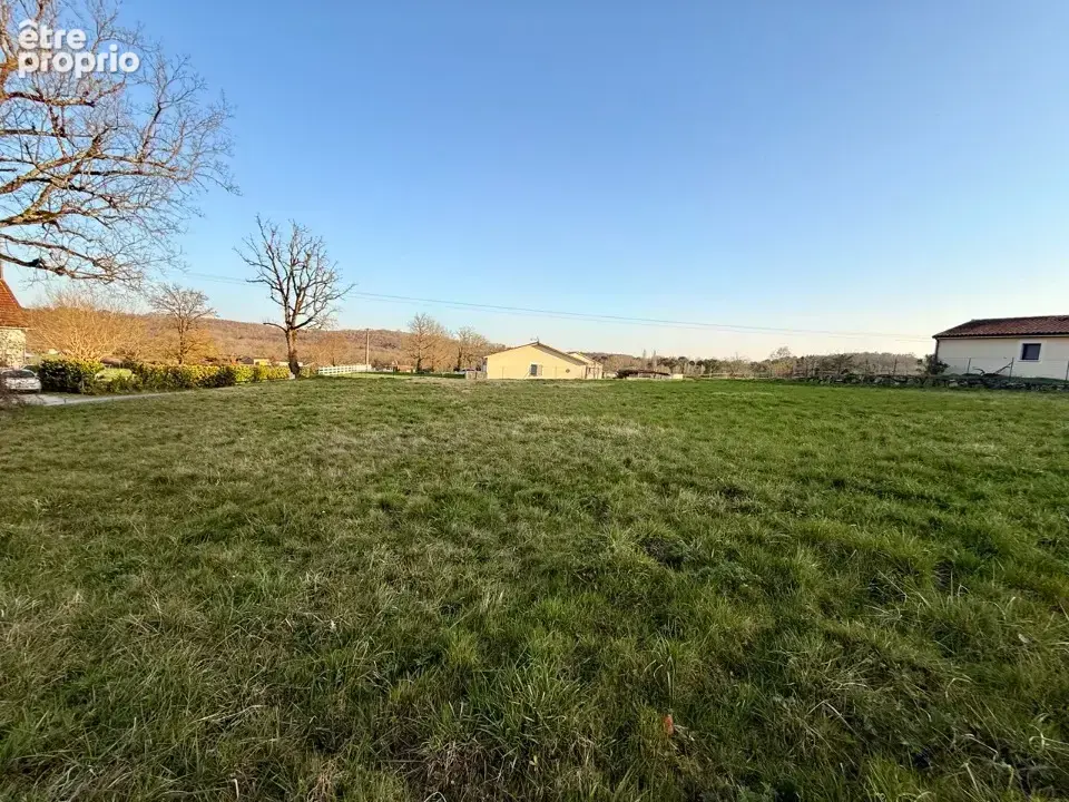 Photo Terrain à Saint-Nexans au prix de 33 000€