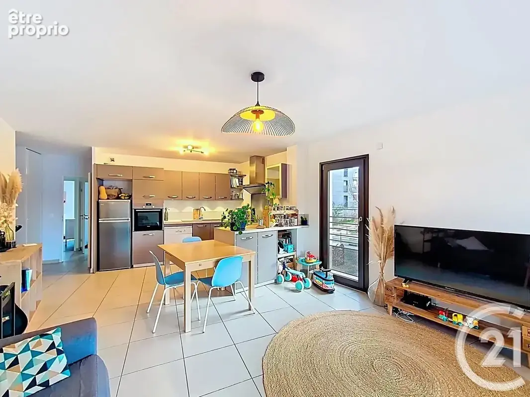 Photo Appartement à Sathonay-Camp au prix de 239 000€
