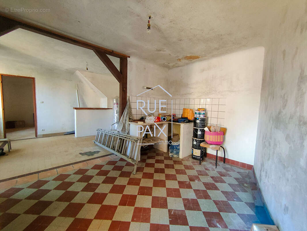 Maison Thure 3 pièce(s) 75 m2 - photo 3