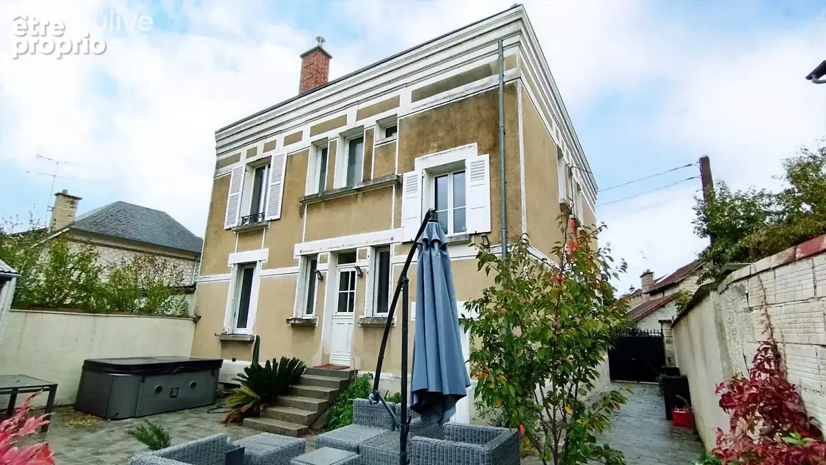 Soissons Proche centre ville - Maison 187 m² - photo 1