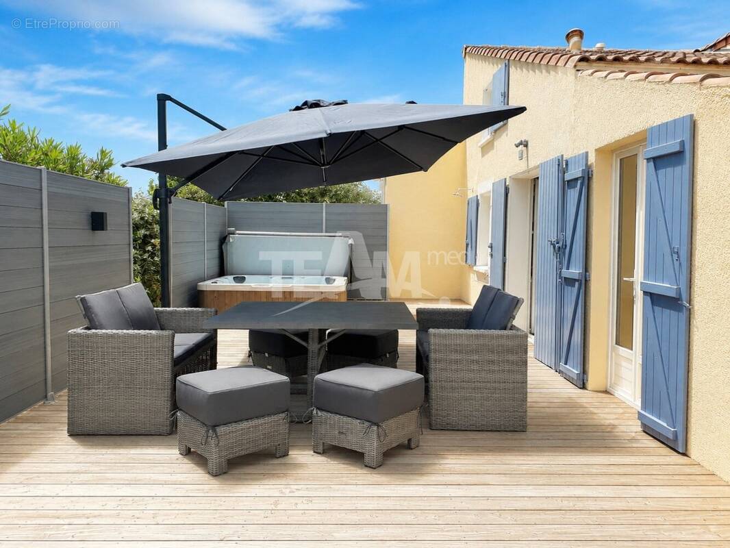 Appartement à VIC-LA-GARDIOLE