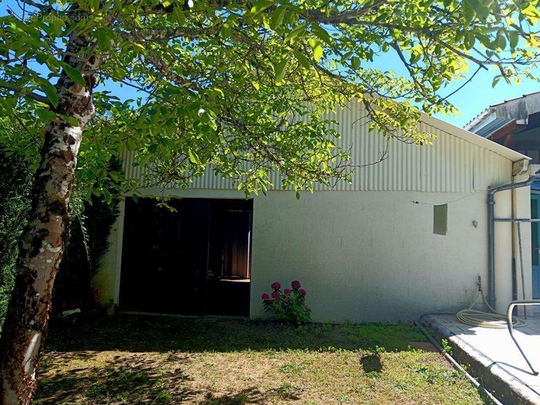 Propriété de 141 m2   avec  piscine - photo 17