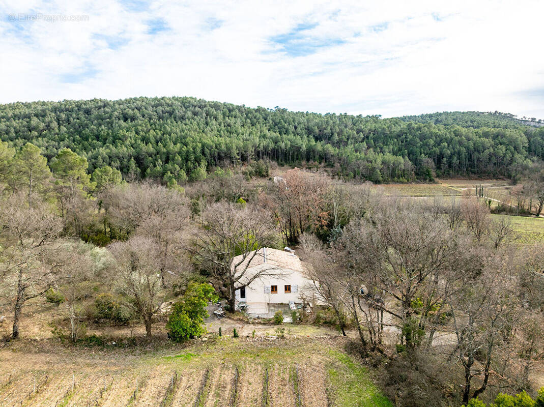 Maison à ENTRECASTEAUX