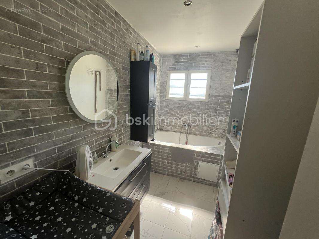Belle maison 121 m2 de plain-pied avec tres grand jardin de 4500m2 - photo 13