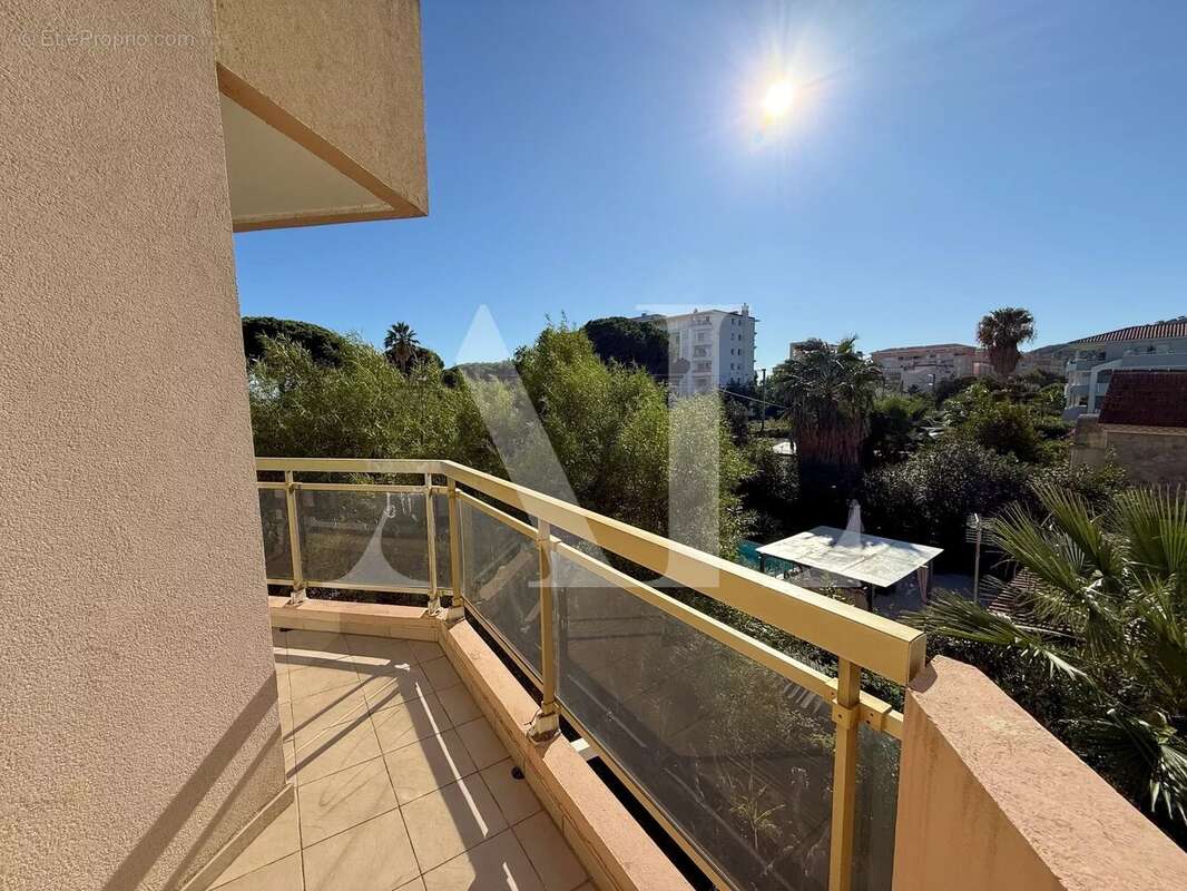 Appartement à VALLAURIS