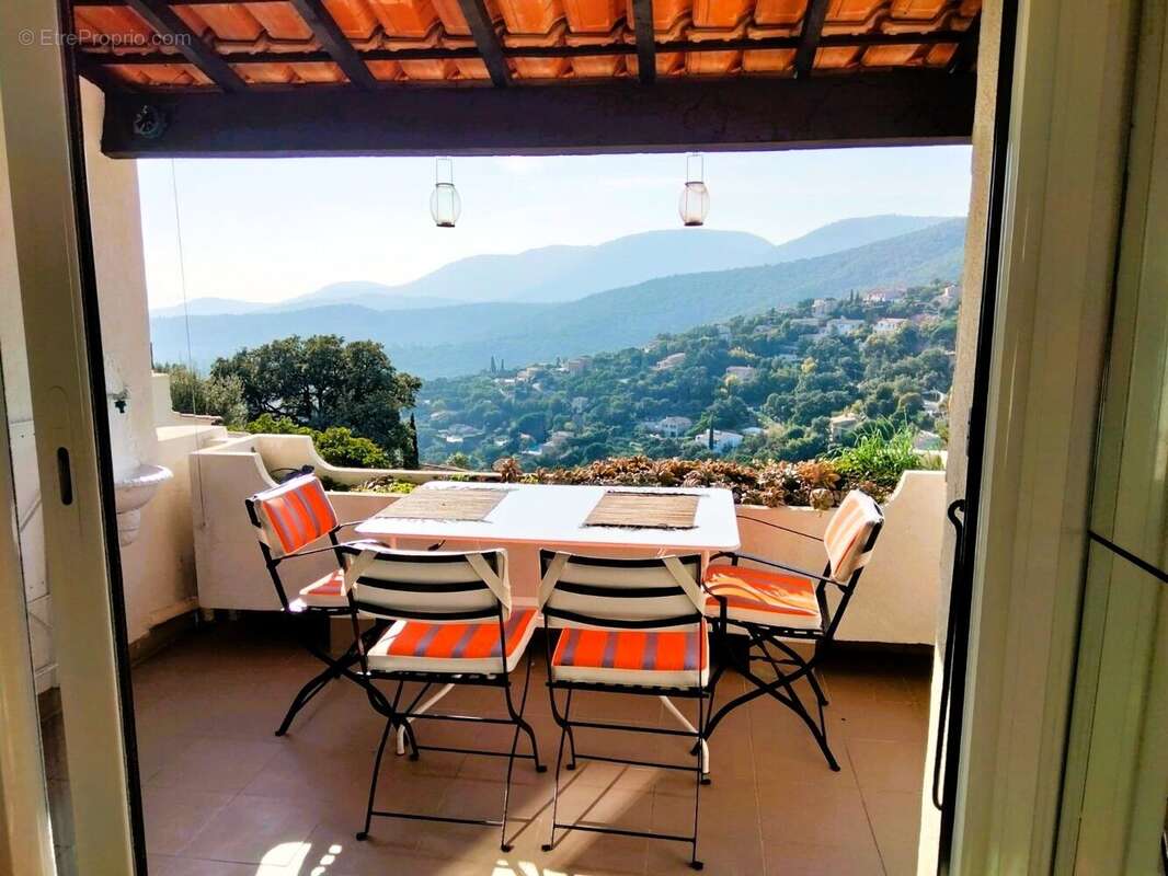 Appartement à LA CROIX-VALMER