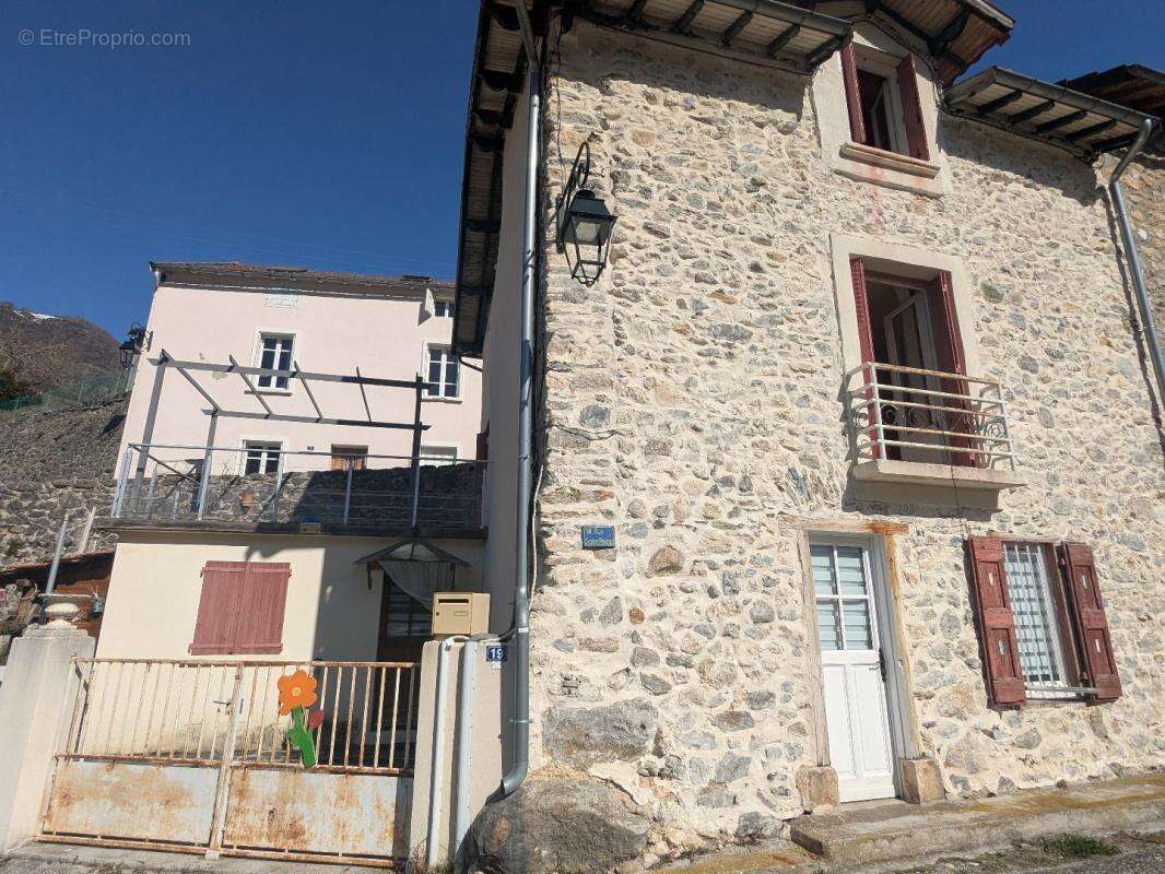 Maison à CAUSSOU