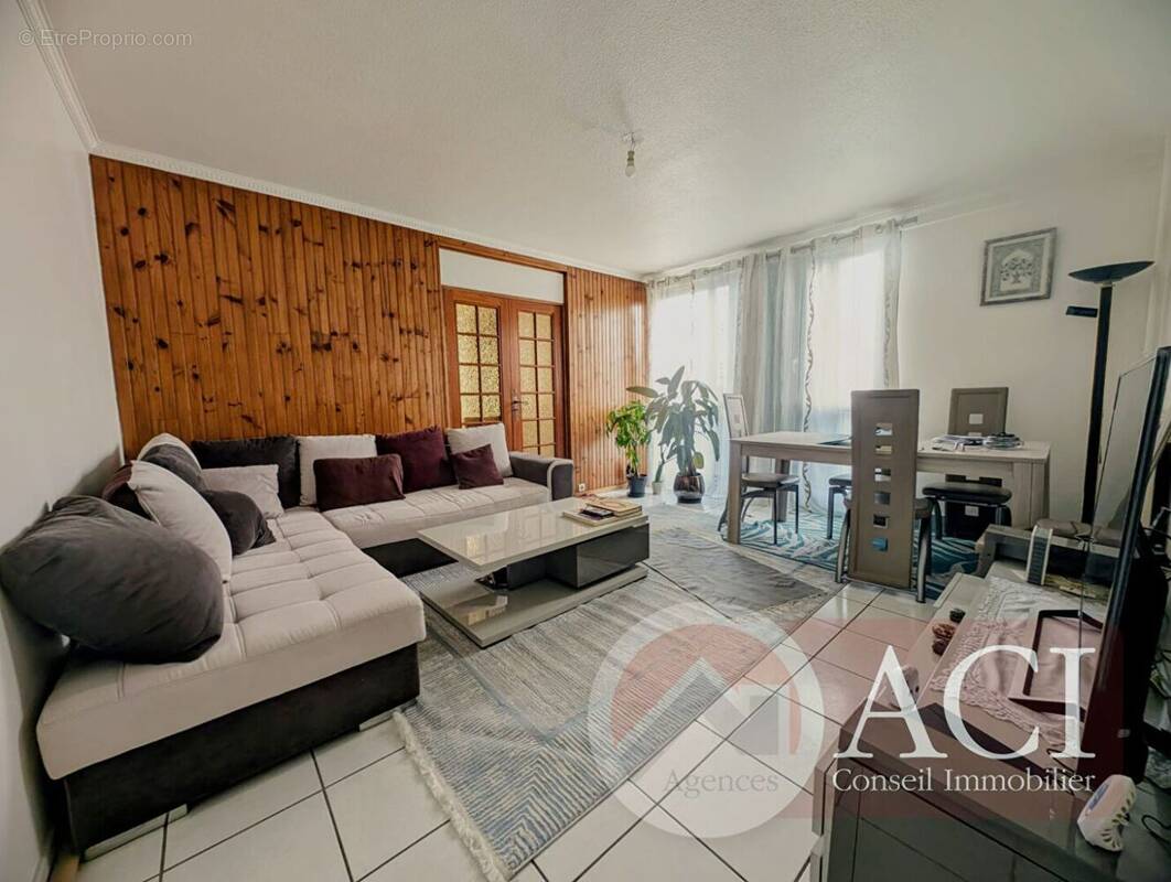 59586151a.jpg - Appartement à PIERREFITTE-SUR-SEINE