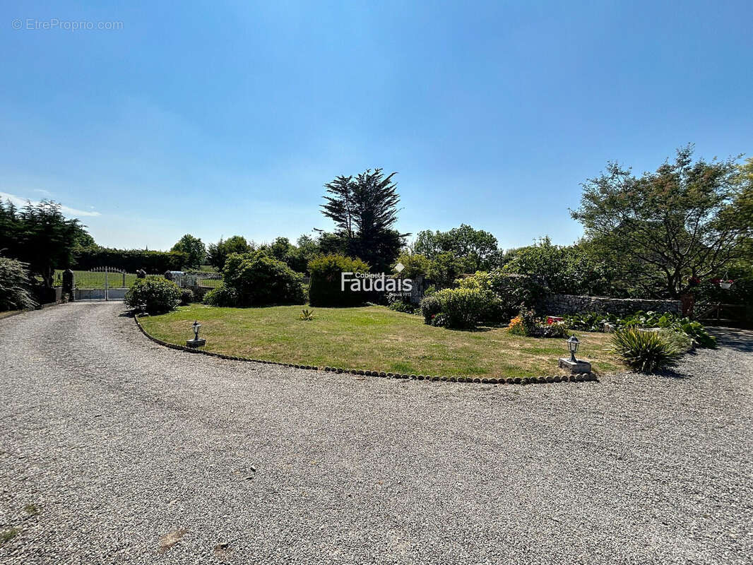 Maison 247 m² à Blainville-Sur-Mer  - photo 3