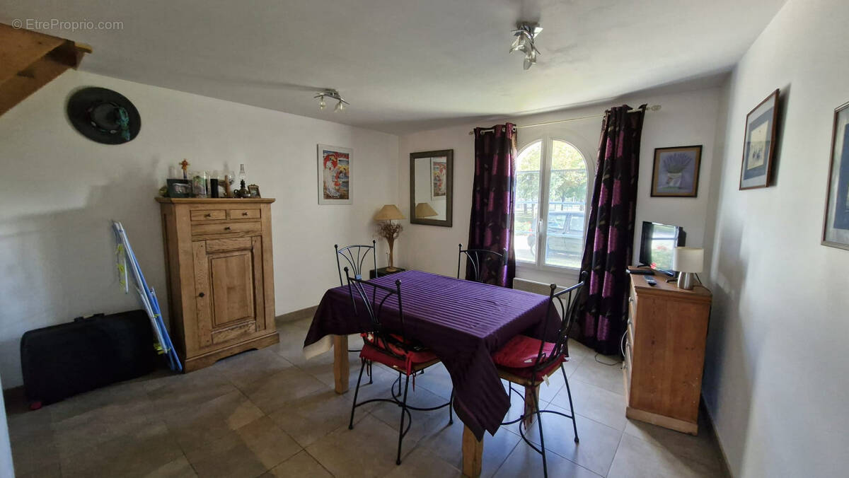 Appartement à MORTAGNE-SUR-GIRONDE
