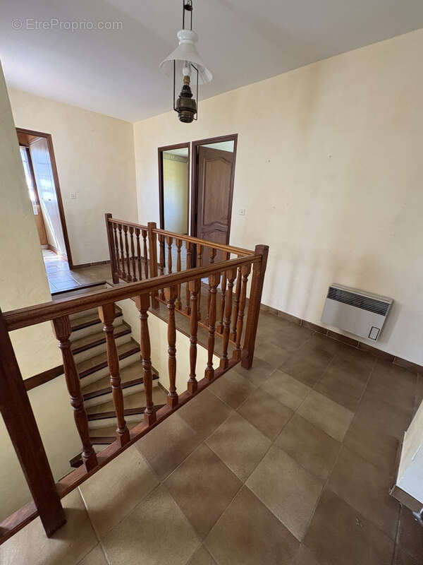 Maison 6 pièces, 4 chambres, Vue dégagée - Toulon Ouest Les Arènes - photo 12