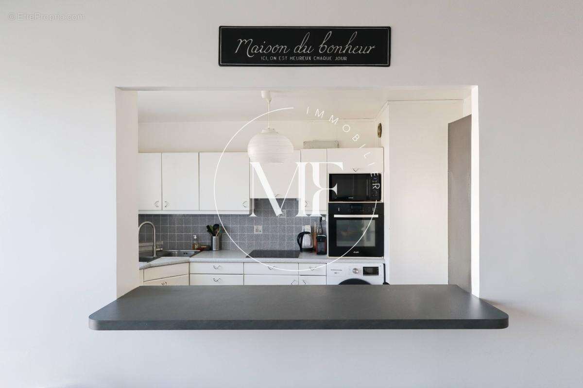 Appartement à COURBEVOIE