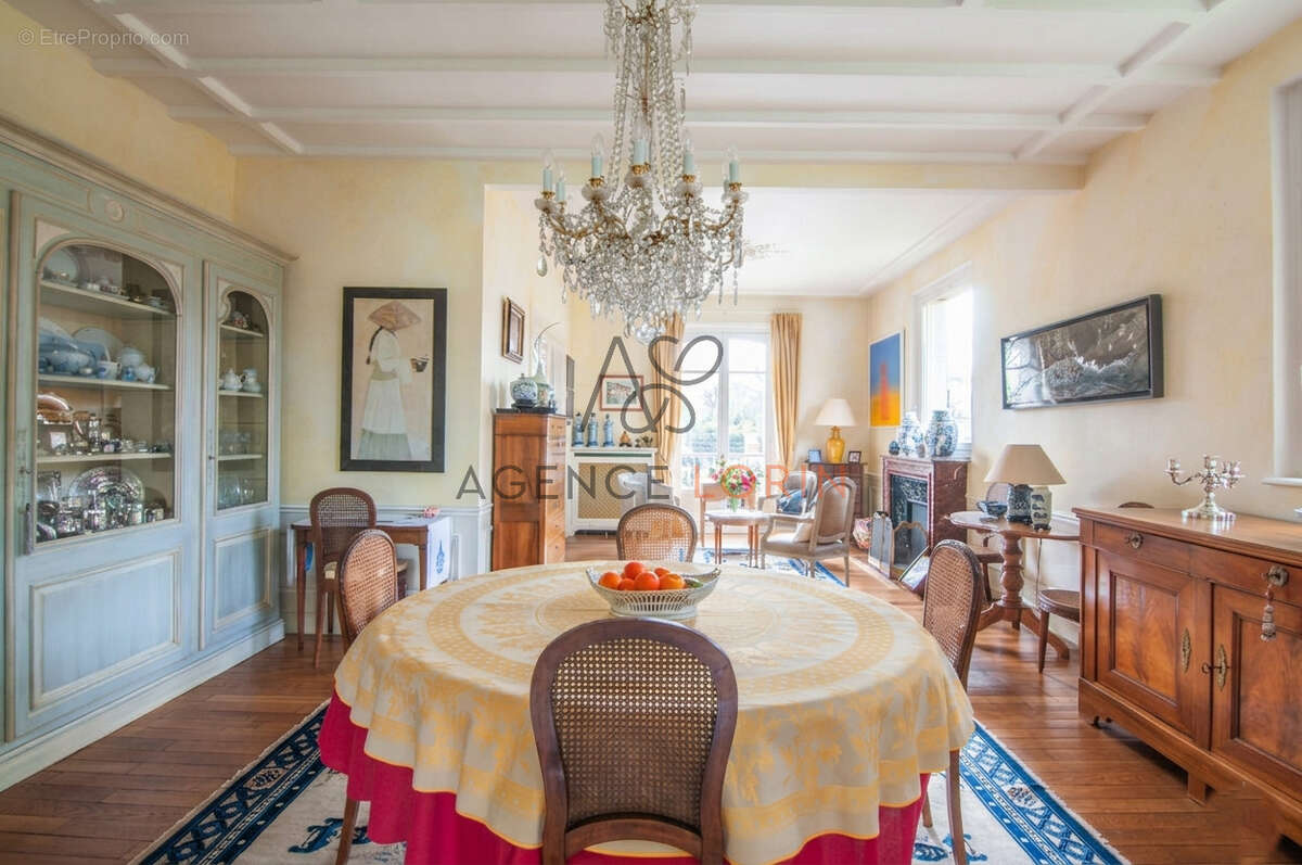Maison à LE VESINET