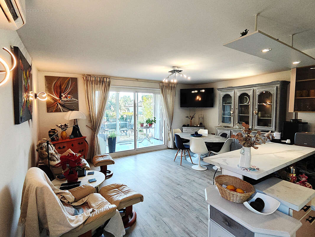 Appartement à MANDELIEU-LA-NAPOULE