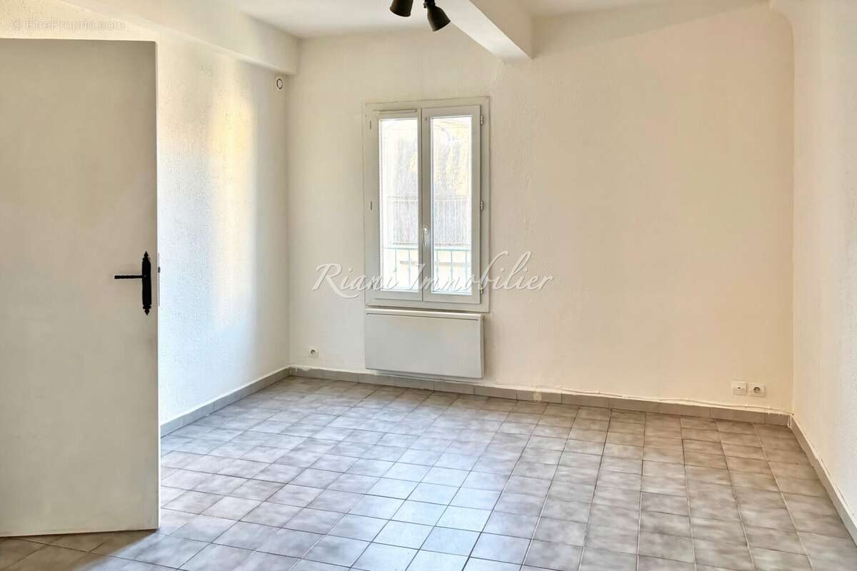 Appartement à L'ISLE-SUR-LA-SORGUE