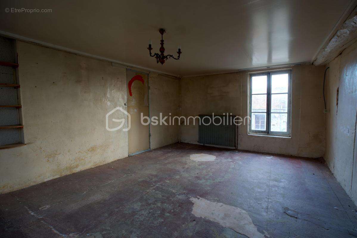 Maison à COULOMBS-EN-VALOIS