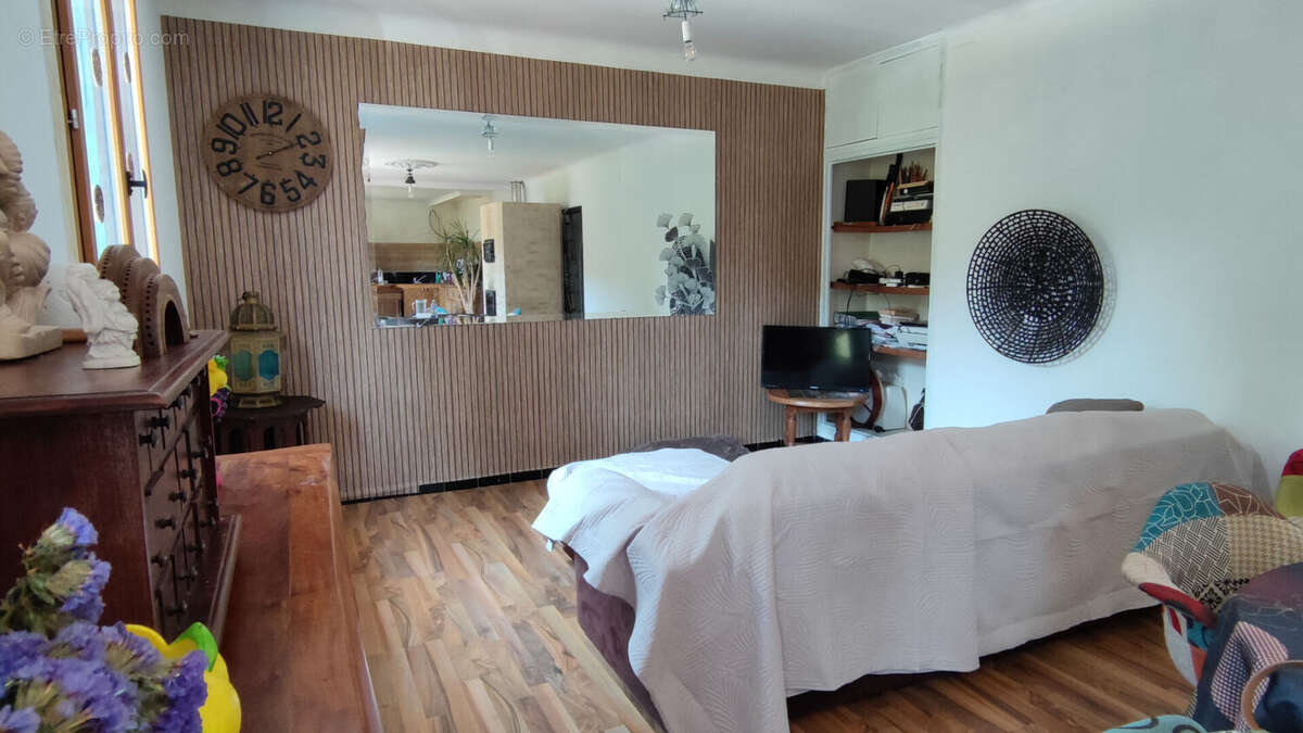 Maison individuelle avec garage et dépendances sur 8800m² de terrain - photo 6