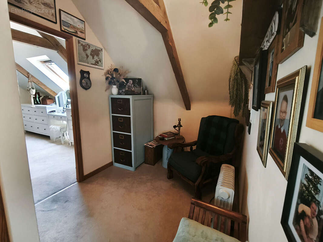 CÔTES-D'ARMOR, Saint-Mayeux, Maisonnette mitoyenne, trois chambres, centre du village - photo 14