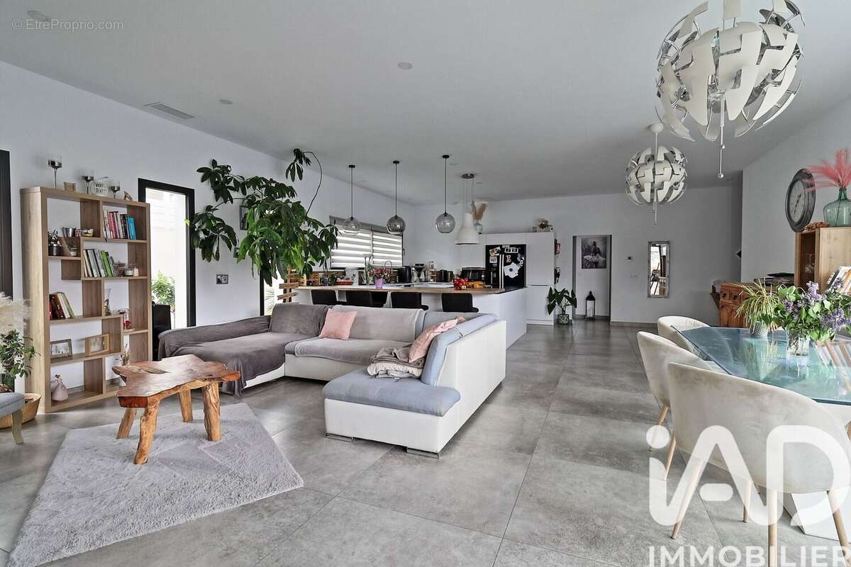 Photo 2 - Maison à LATOUR-BAS-ELNE