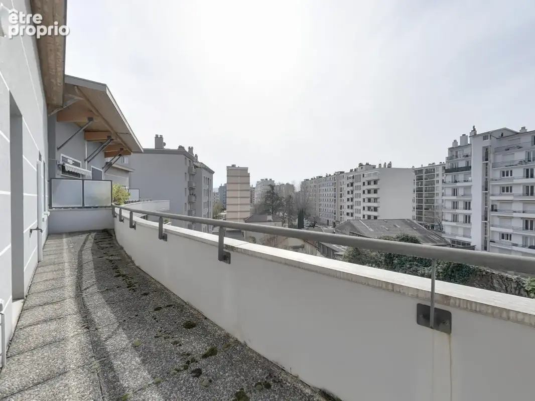 Superbe 3 pieces + cuisine en dernier etage grenoble deportes stalingrad - photo 5