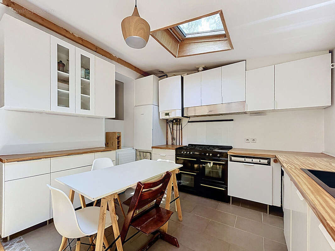 Appartement à MARSEILLE-5E