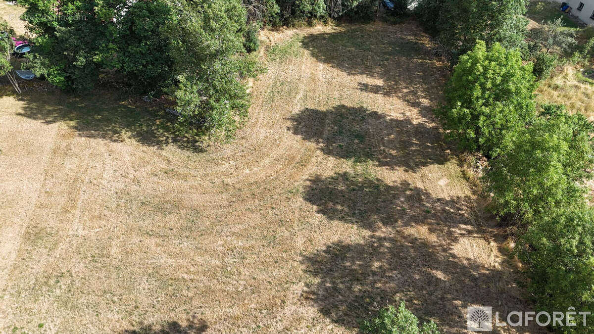 Terrain constructible Rosieres 2257 m2 - photo 3