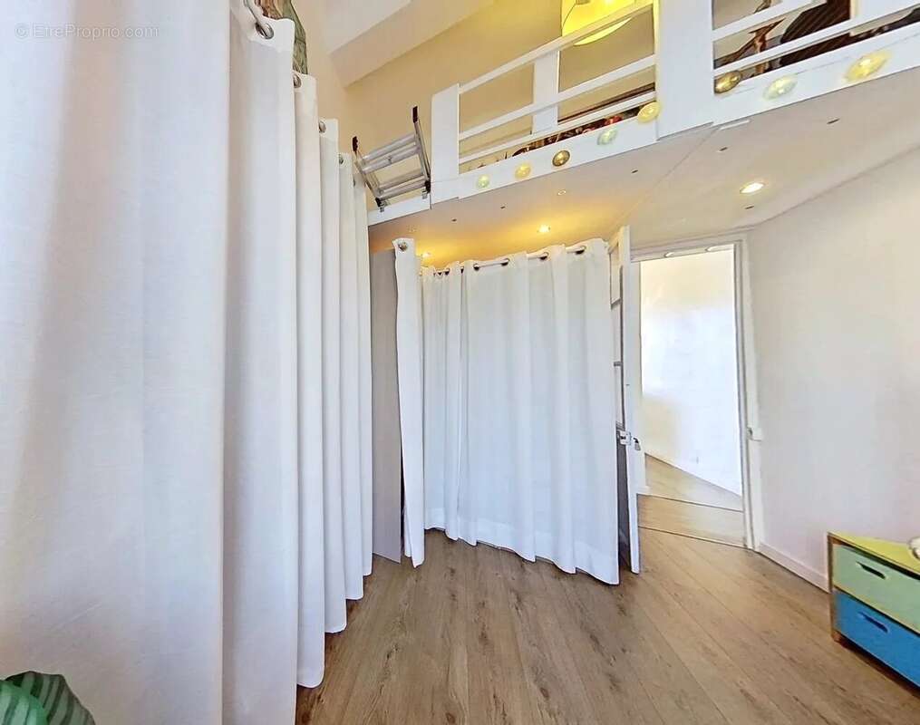 Appartement à HYERES