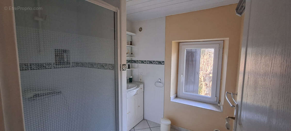 Maison à SAINT-ETIENNE-DE-GOURGAS