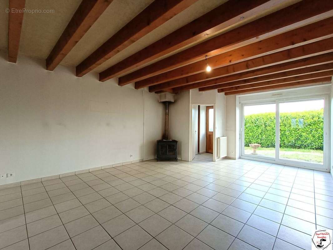 Maison à COLOMBIER-LE-VIEUX