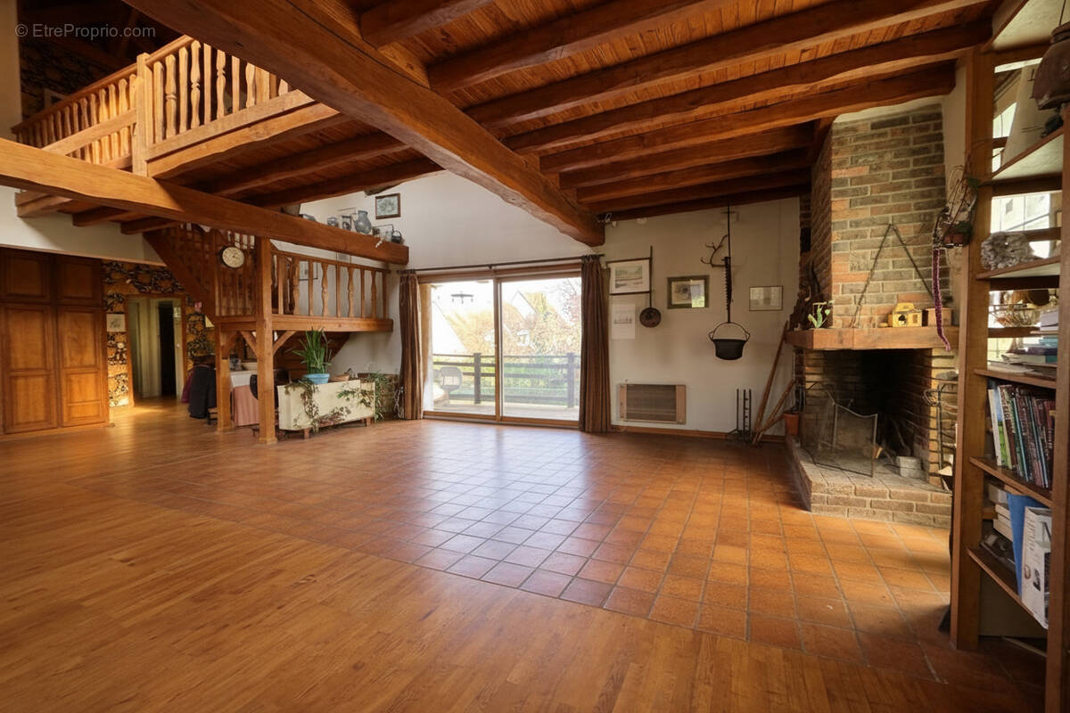 Maison à VERRIERES-LE-BUISSON