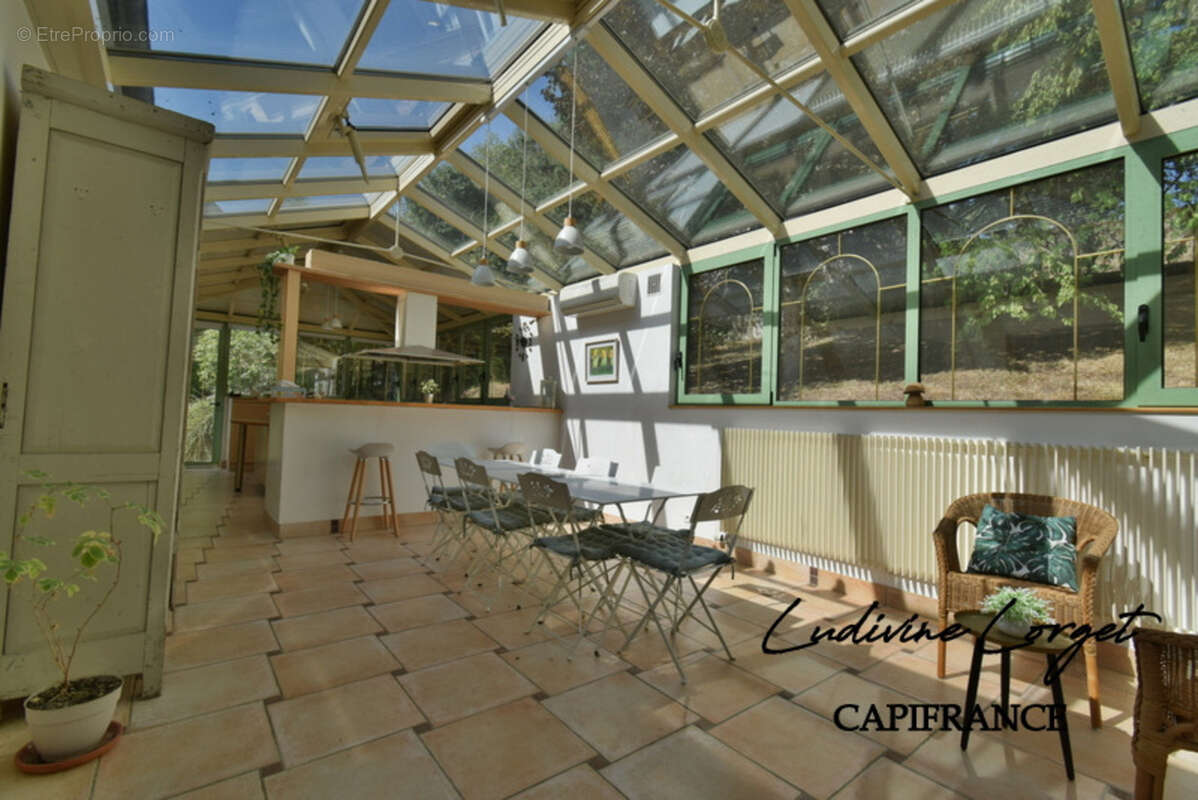 Maison à vendre à Château-Thierry (02) – 260 m² – 4 chambres + bureau – Sous-sol 70 m² – Terrasse 70 m² – Terrain clos 1 464 m²  - photo 6