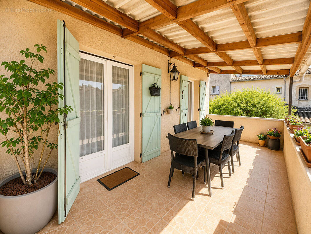 Maison à SEILLONS-SOURCE-D'ARGENS