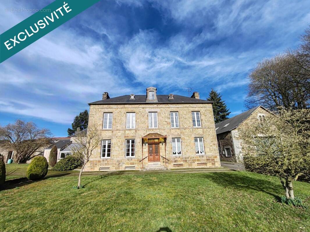 Photo 1 - Maison à FOUGEROLLES-DU-PLESSIS