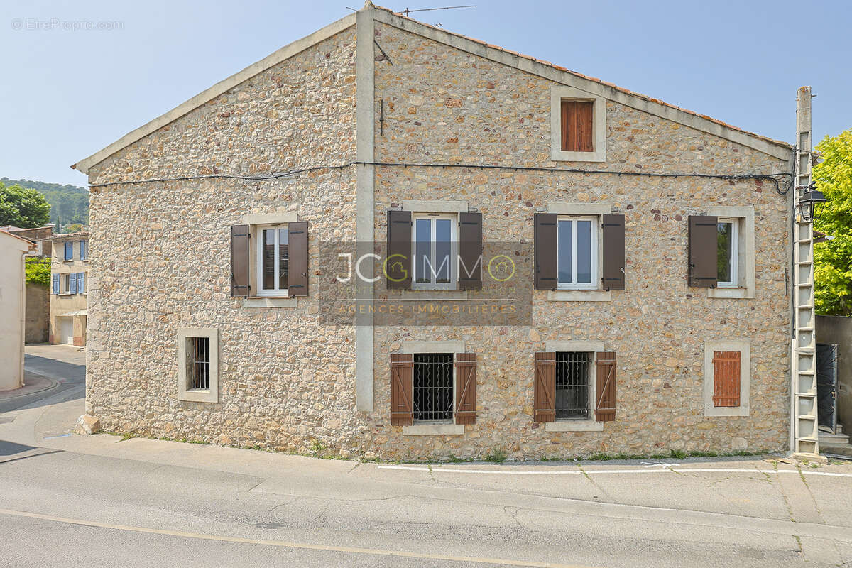 Bastide de 800m2 sur un terrain de 657m2 - photo 21
