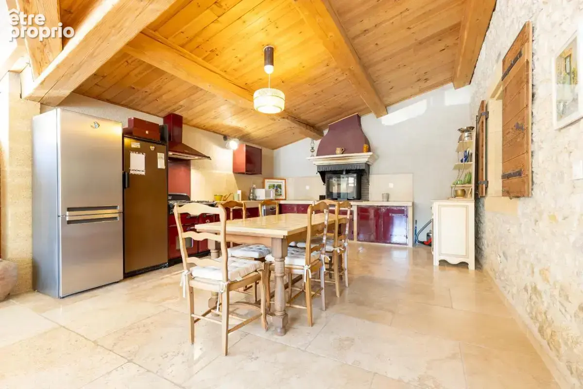Propriete de caractere en pierres 220 m² sur 5 000 m² à lancon provence - photo 15