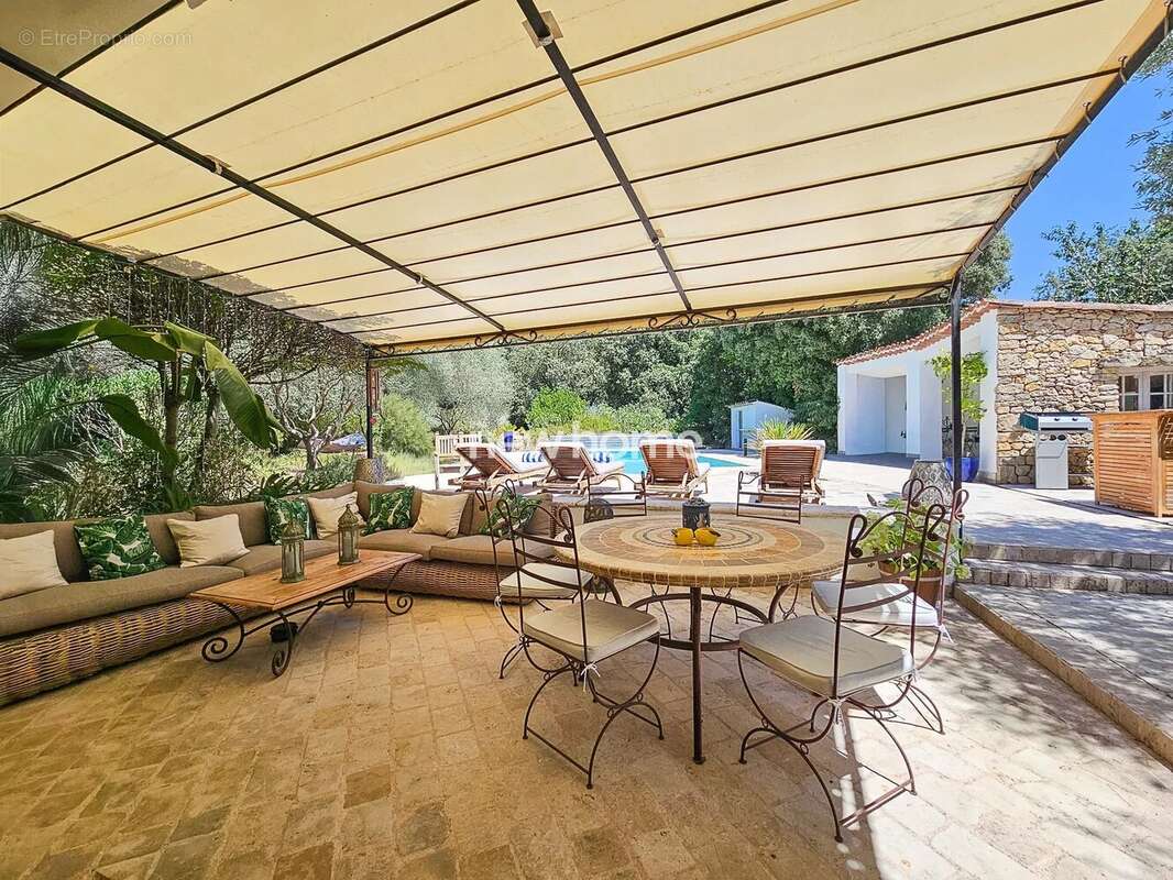 Magnifique bastide en pierre avec jardin clos et belle piscine avec cuisine d?été - photo 5