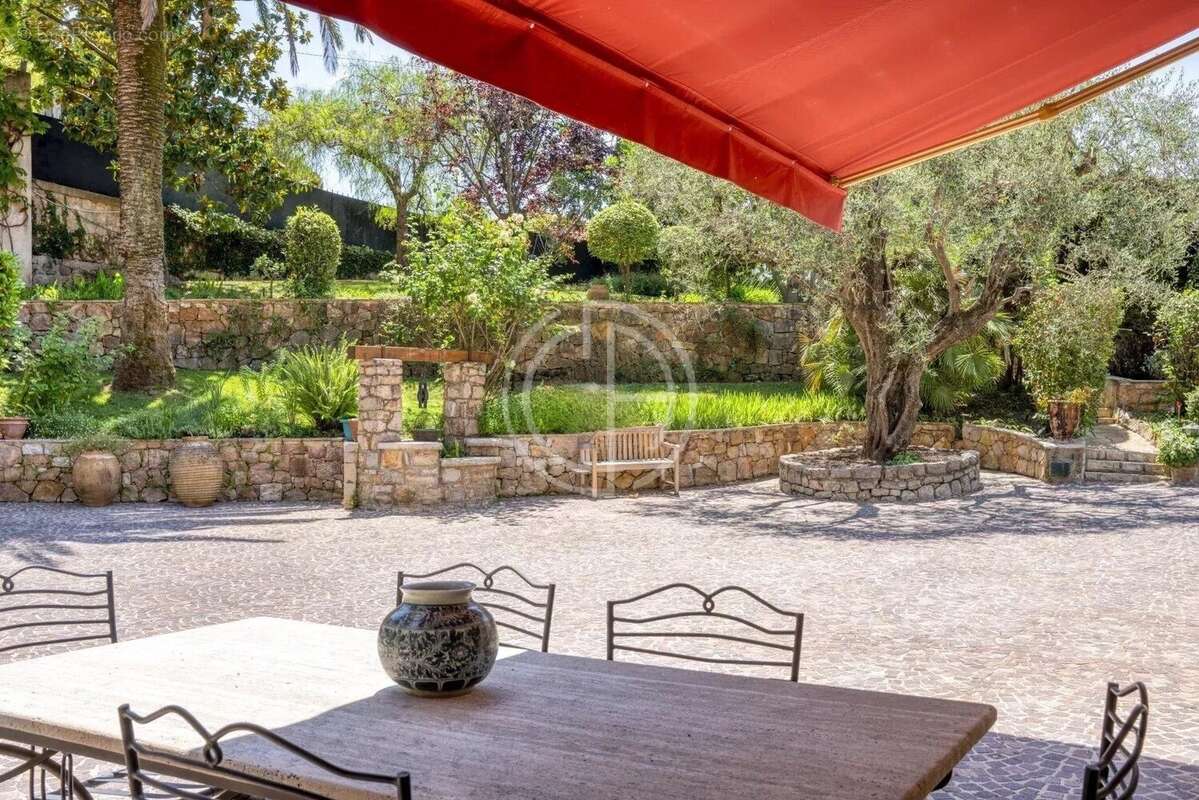 Superbe villa  - secteur ultra residentiel - photo 6