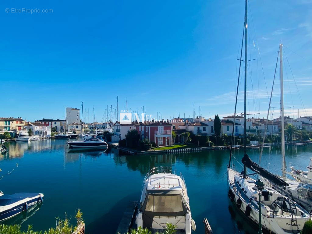 Appartement à GRIMAUD