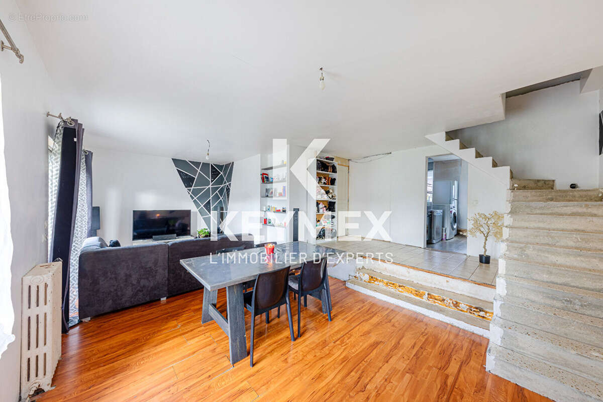 Maison à SAINTE-GENEVIEVE