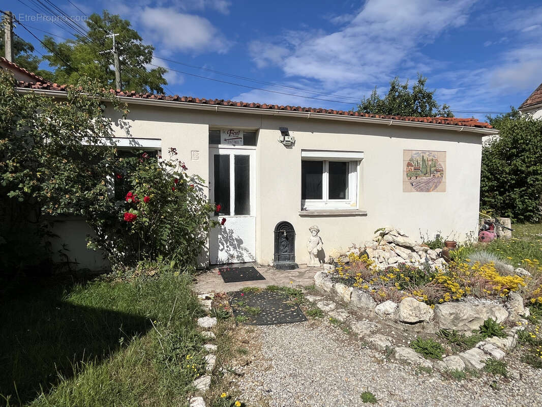 Maison à LA CHAPELLE-LA-REINE