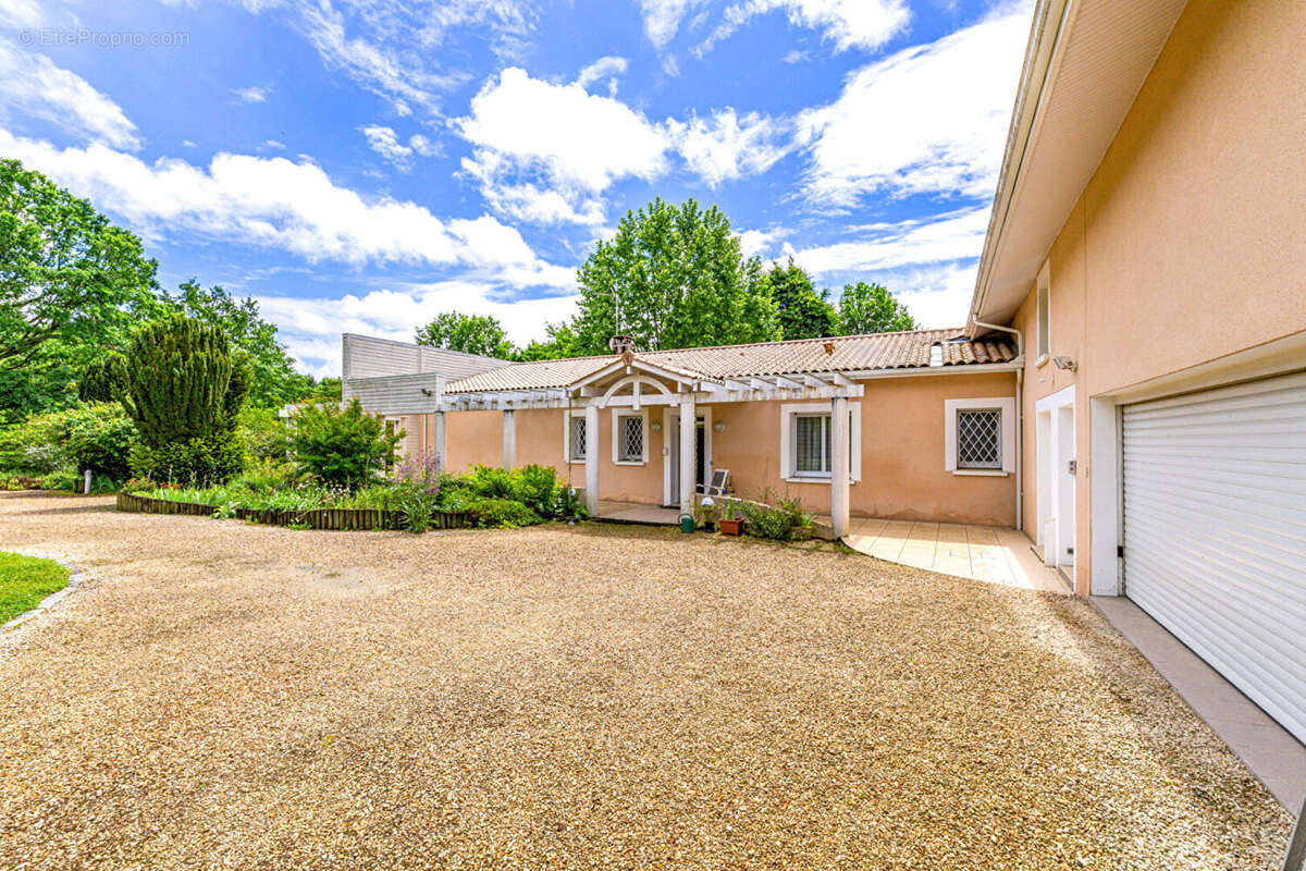 Maison 288m² à léognan - photo 3